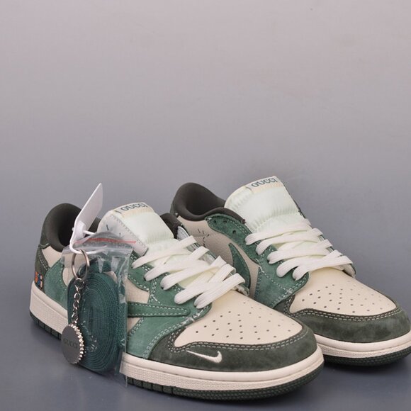 Air Jordan 1 Low Fragment x Travis Scott Sneaker - Picture 1 of 9